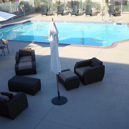 Howard Johnson By Wyndham Las Vegas Near The Strip Exterior photo
