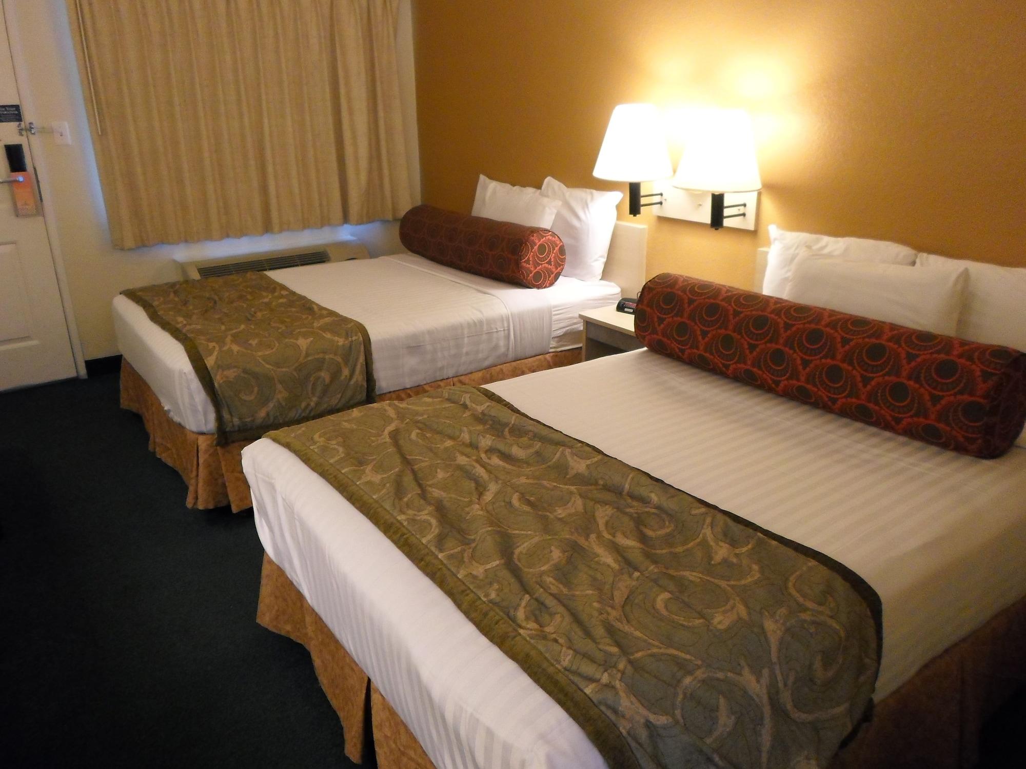 Howard Johnson By Wyndham Las Vegas Near The Strip Exterior photo