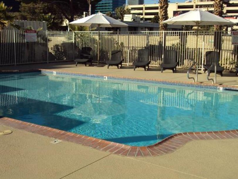 Howard Johnson By Wyndham Las Vegas Near The Strip Exterior photo