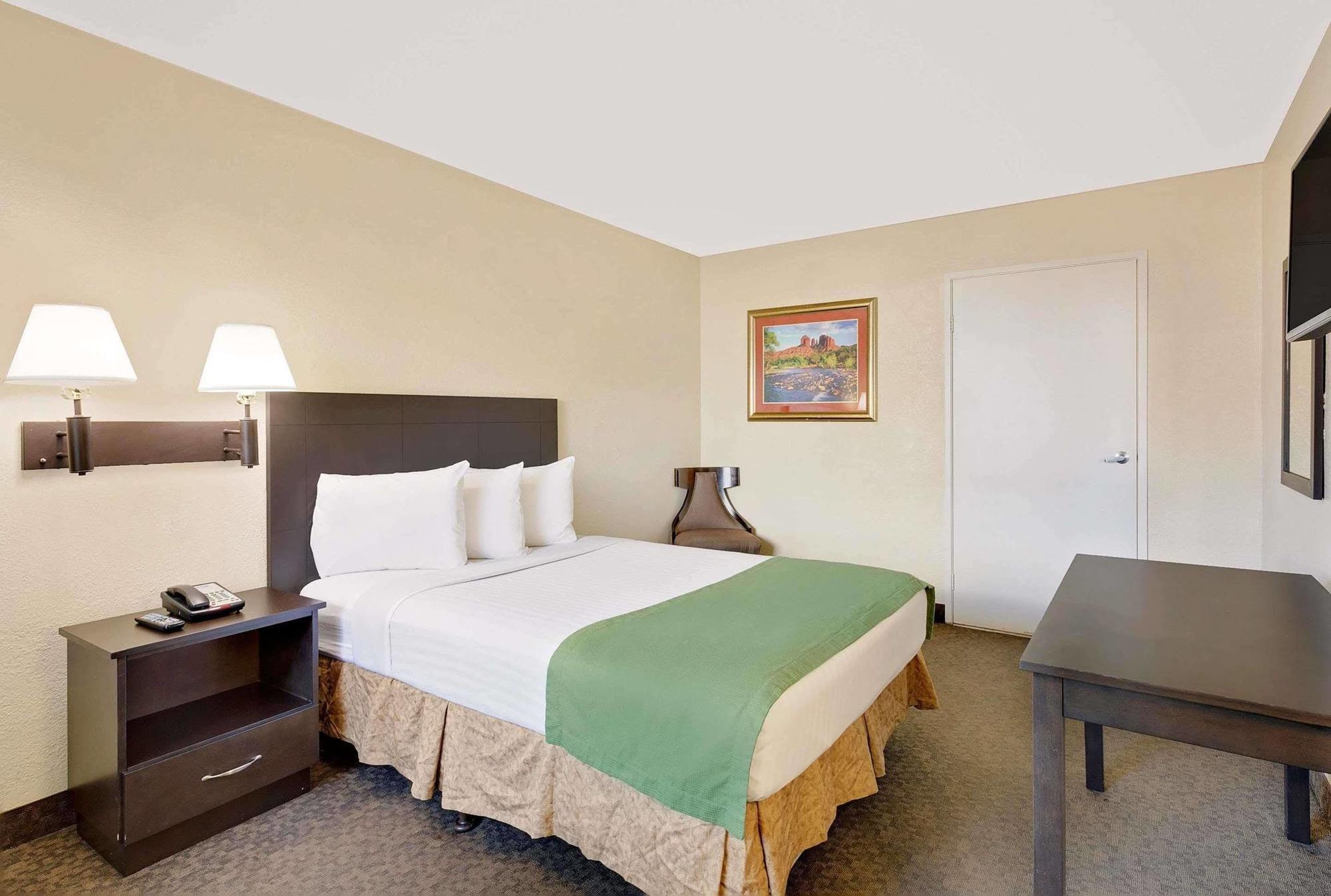 Howard Johnson By Wyndham Las Vegas Near The Strip Exterior photo