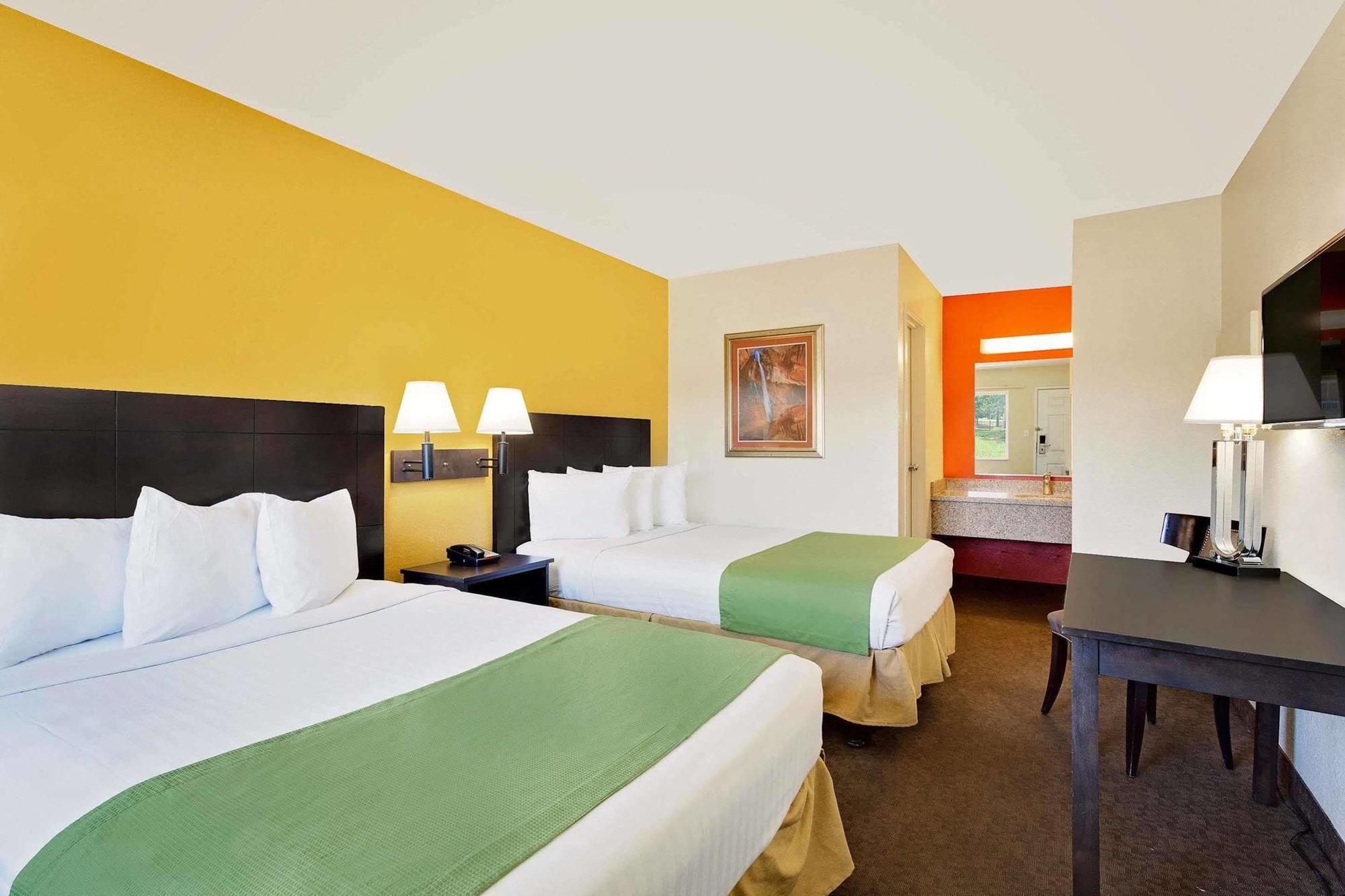 Howard Johnson By Wyndham Las Vegas Near The Strip Exterior photo